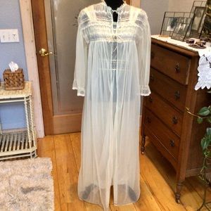 VINTAGE 1950’s Peignoir Set by Nan Flowers
